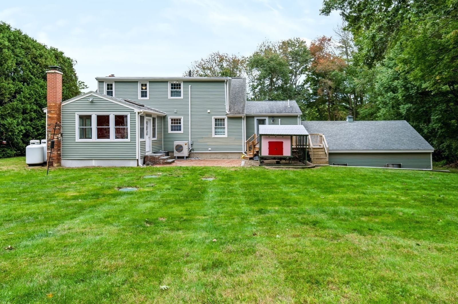 194 W Sutton Rd Sutton — Photo 33 of 37