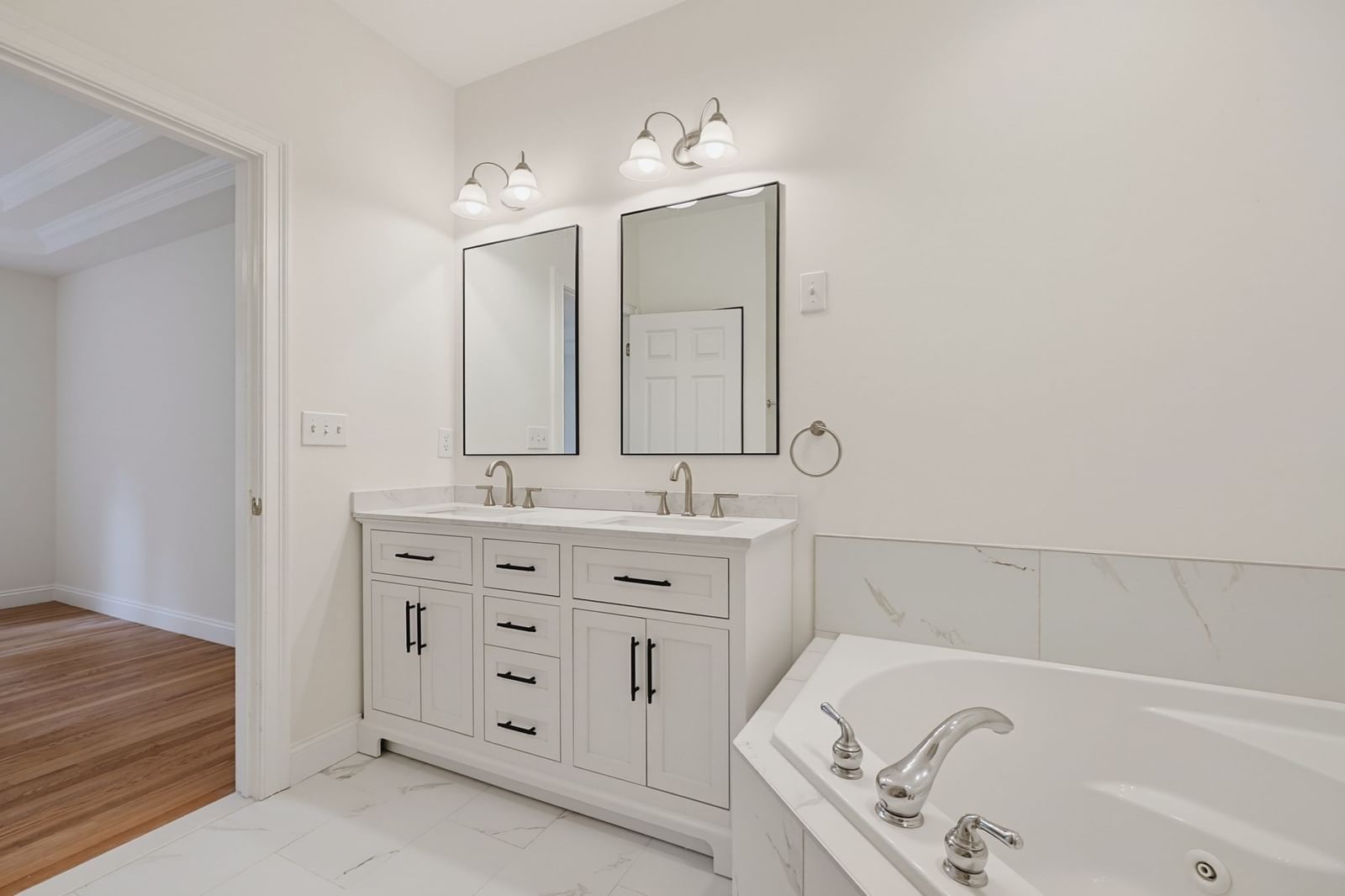 6 Afra Dr #6 Shrewsbury — Photo 14 of 34