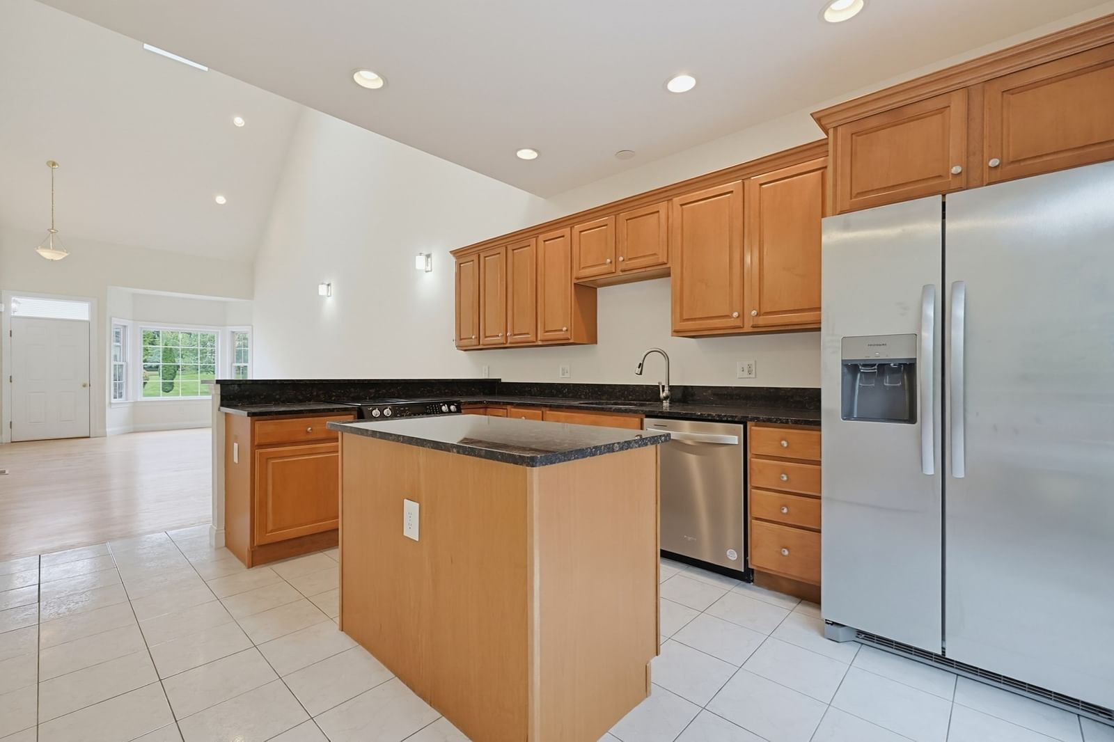 6 Afra Dr #6 Shrewsbury — Photo 7 of 34