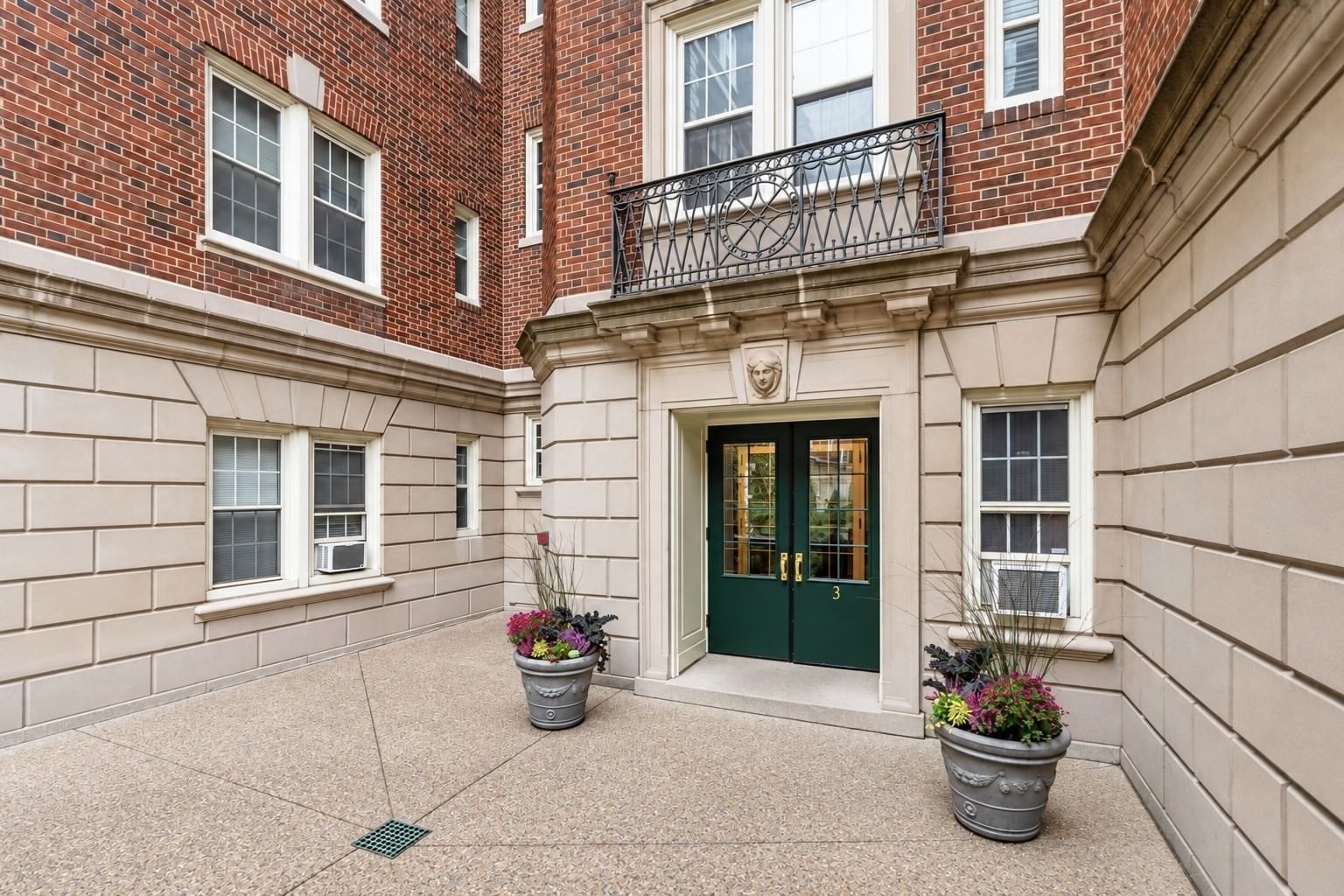 3 Arlington St #35 Cambridge — Photo 2 of 26