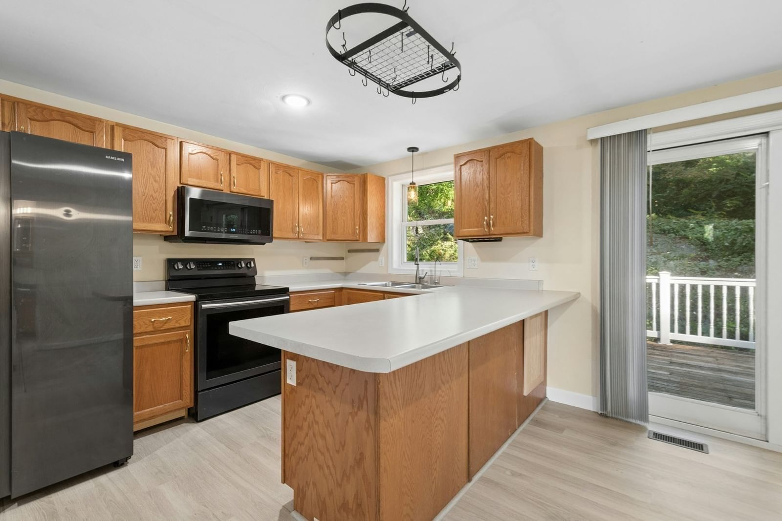 13 Calvin Ayer — Photo 10 of 34