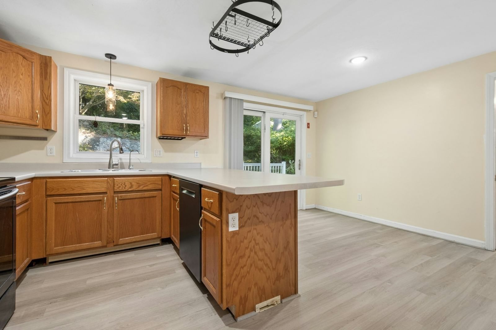 13 Calvin Ayer — Photo 12 of 34