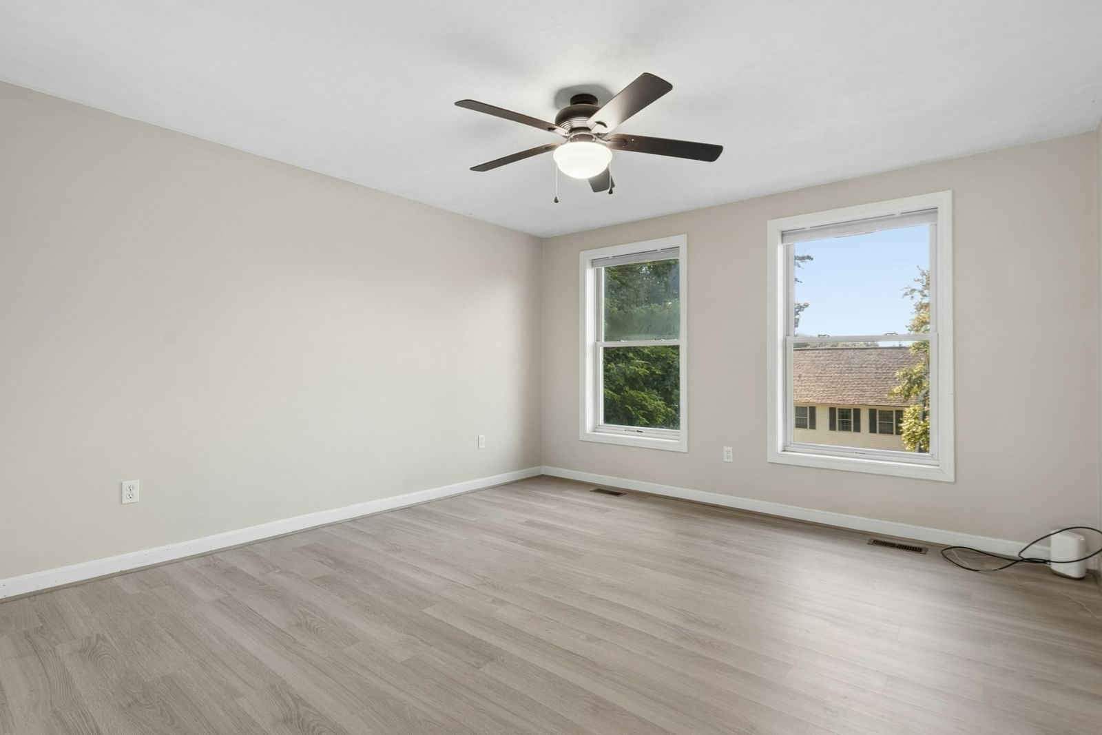 13 Calvin Ayer — Photo 13 of 34