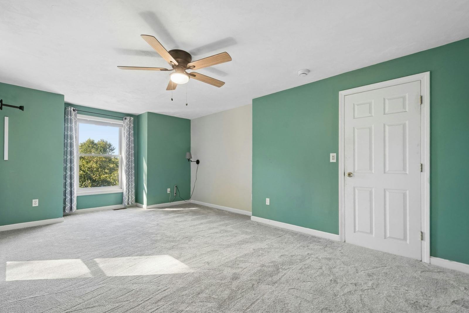 13 Calvin Ayer — Photo 19 of 34