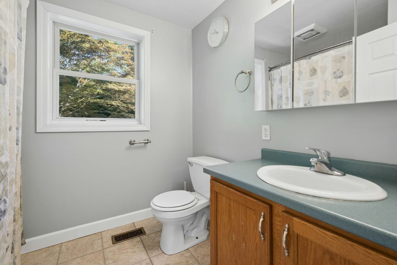 13 Calvin Ayer — Photo 21 of 34