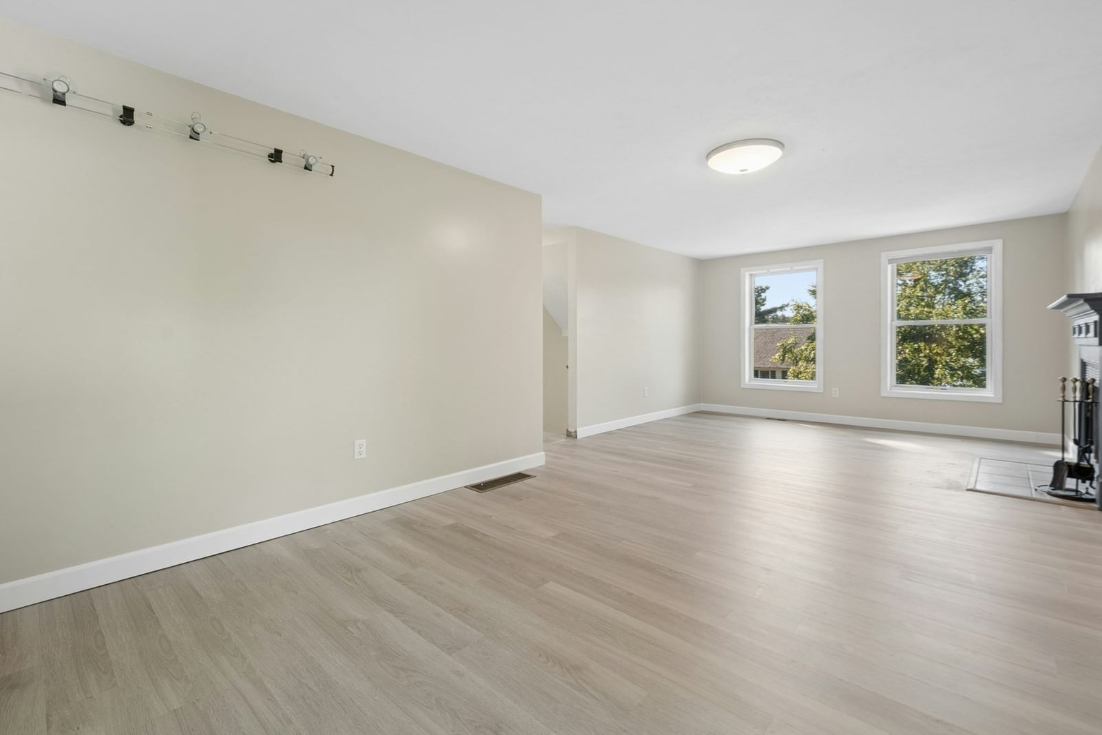 13 Calvin Ayer — Photo 7 of 34