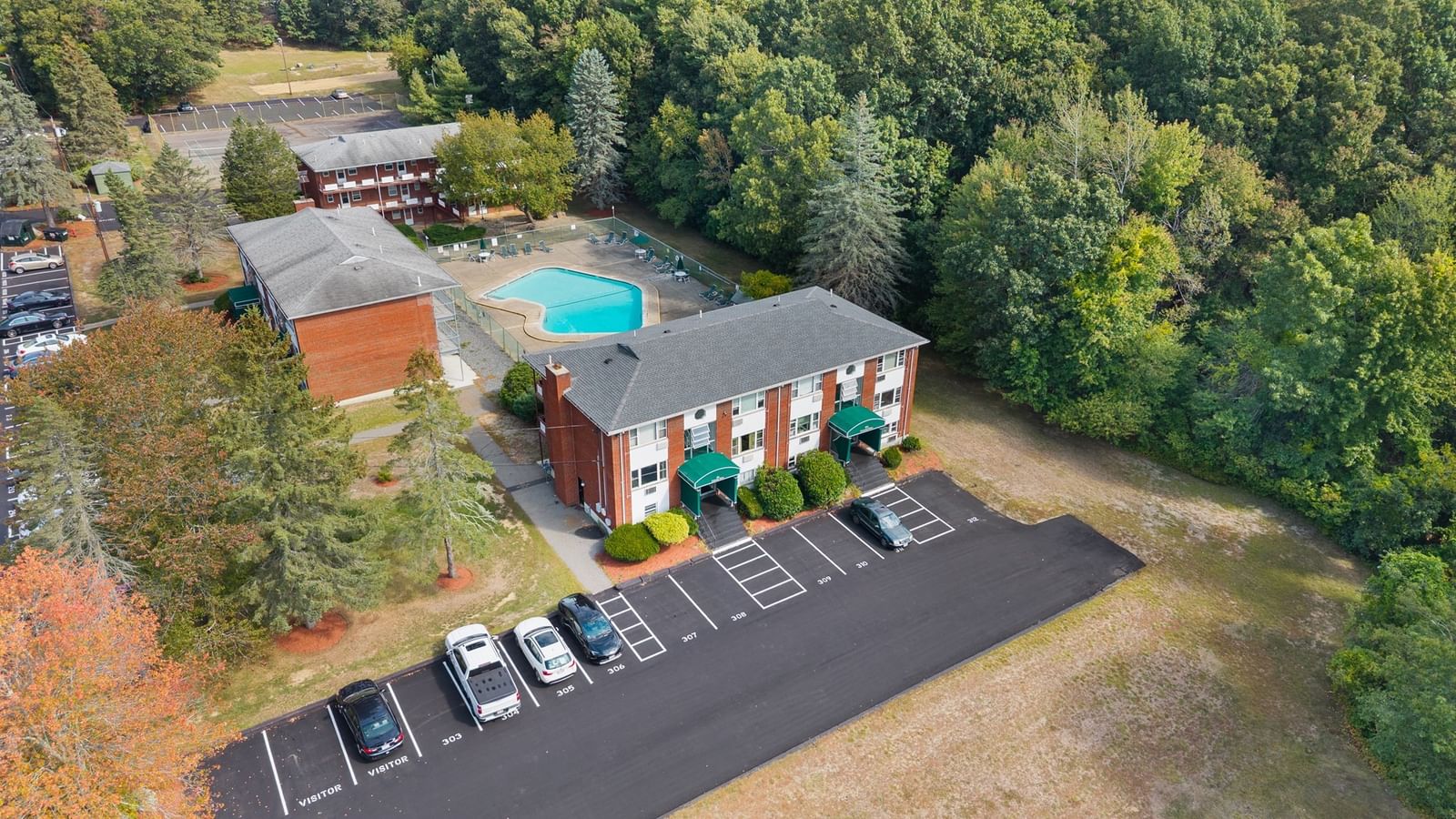 E2 Colonial Dr