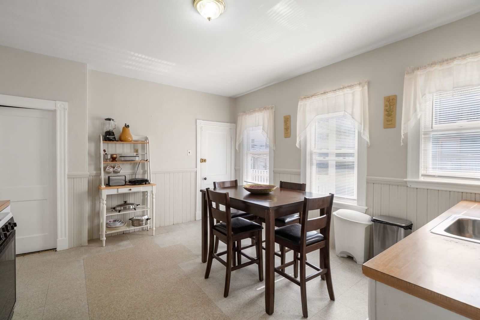 968 River St Boston — Photo 5 of 17