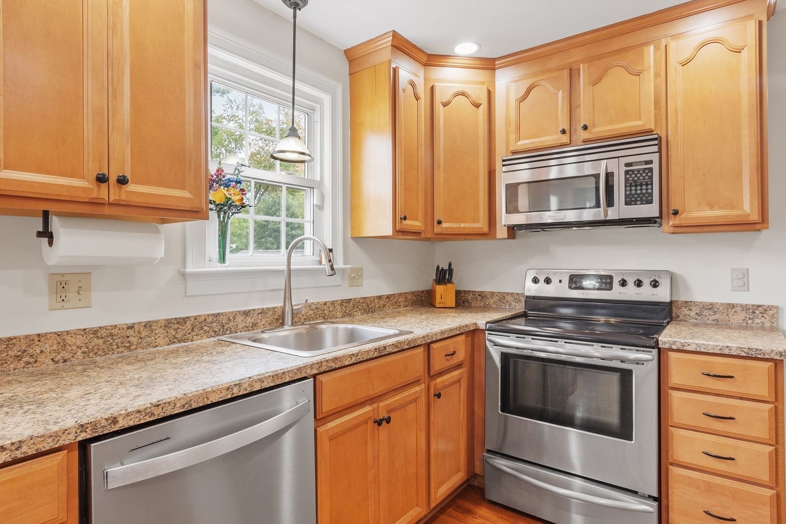 35 Jefferson Road Northborough — Photo 7 of 38