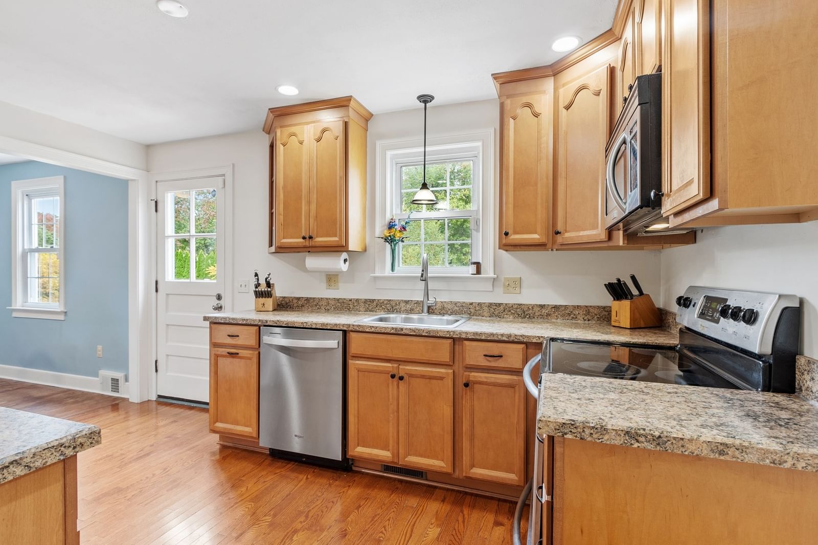 35 Jefferson Road Northborough — Photo 9 of 38