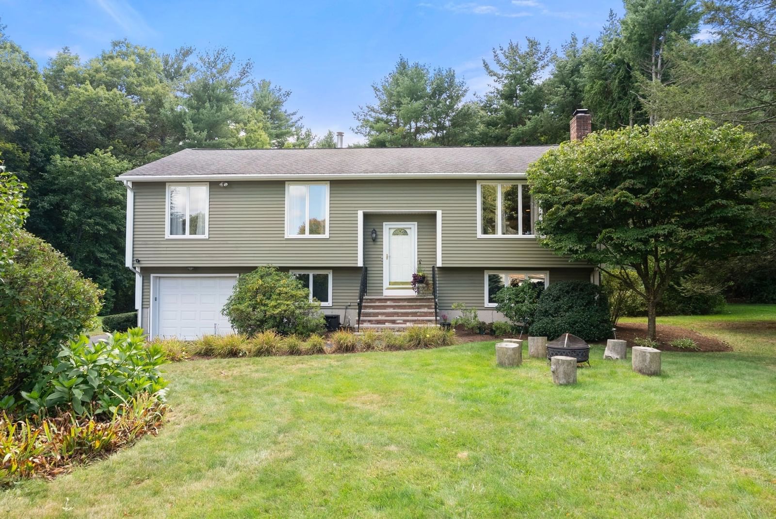 39 Barefoot Hill Road Sharon — Photo 2 of 31