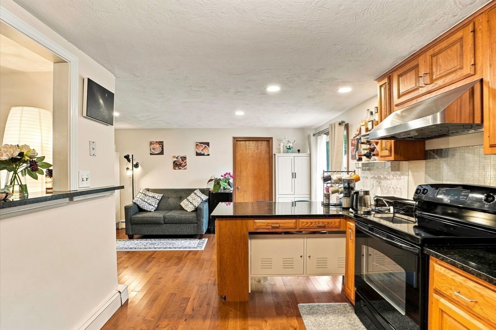 69 Maynard St Newton — Photo 16 of 32