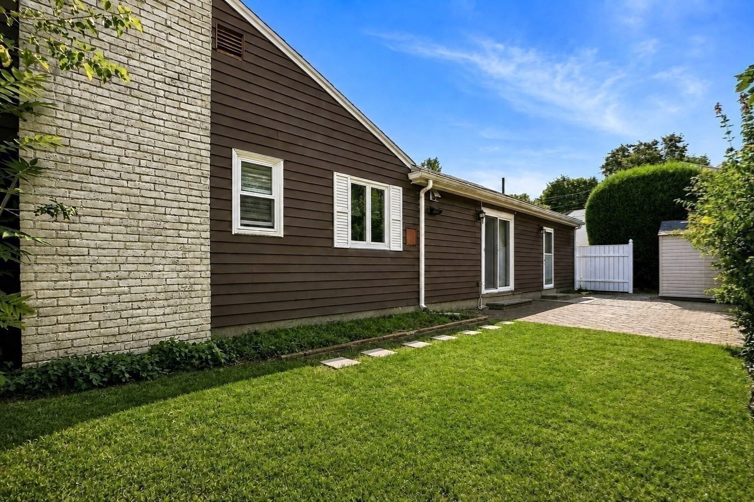 69 Maynard St Newton — Photo 8 of 32