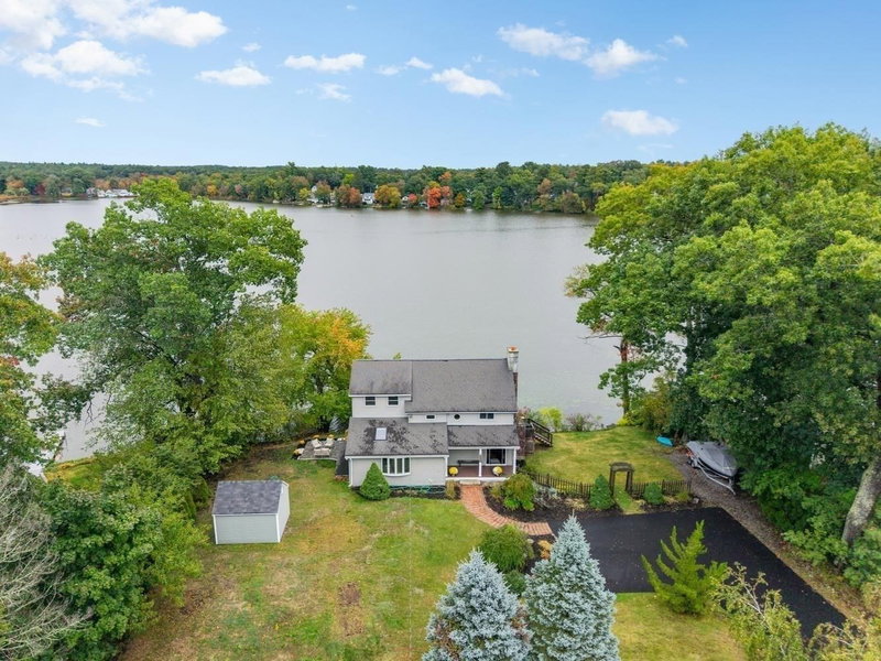 35 Lakeside Blvd