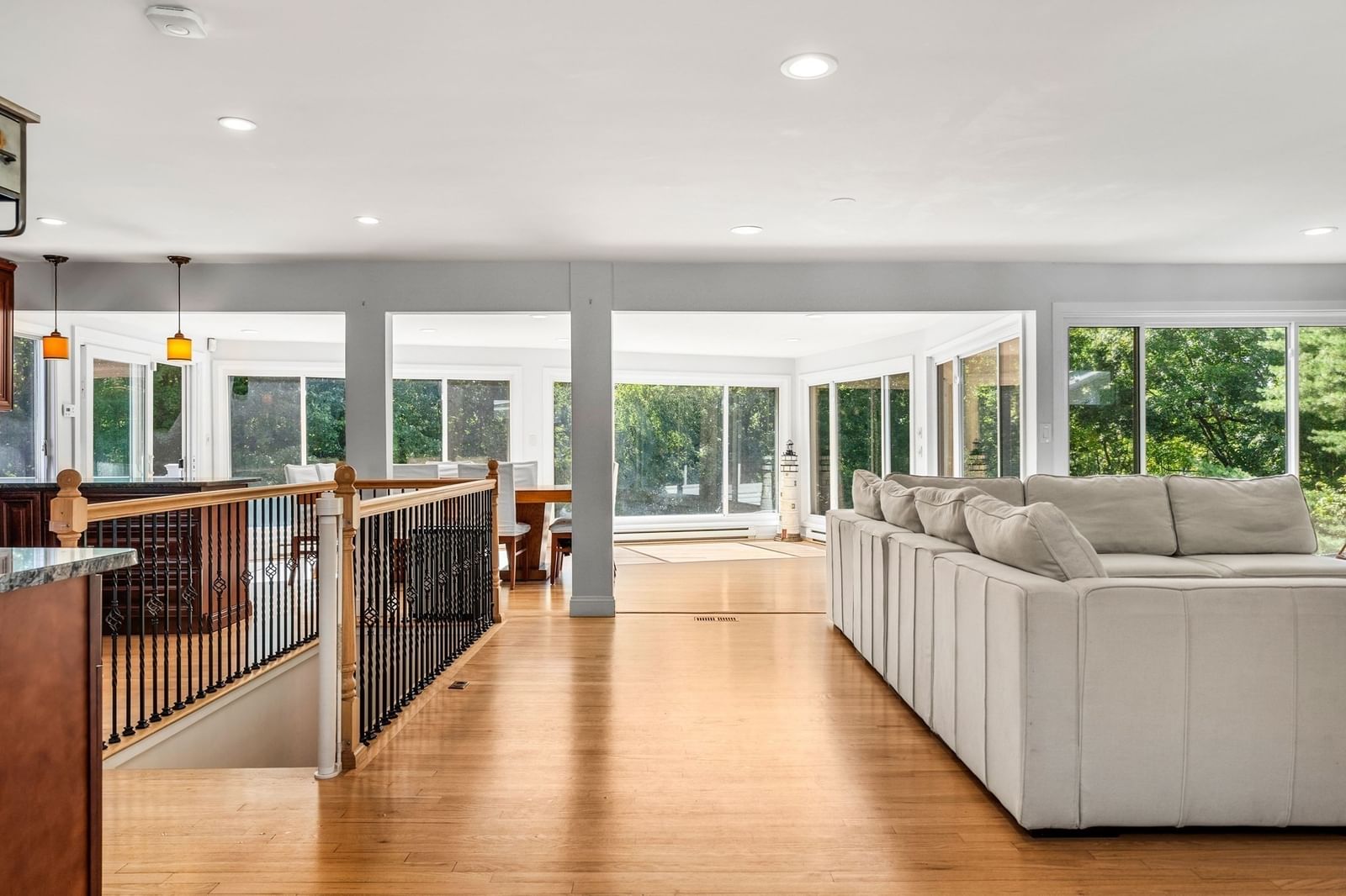 42 Farview Ave Shrewsbury — Photo 6 of 40