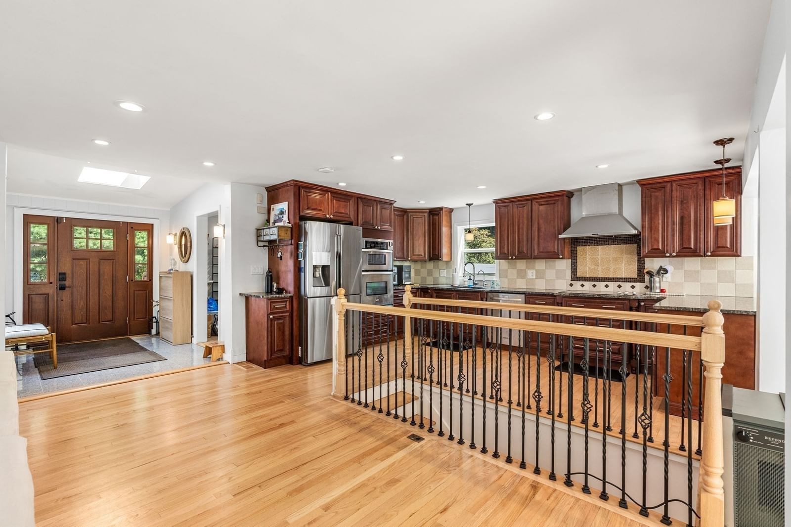 42 Farview Ave Shrewsbury — Photo 8 of 40