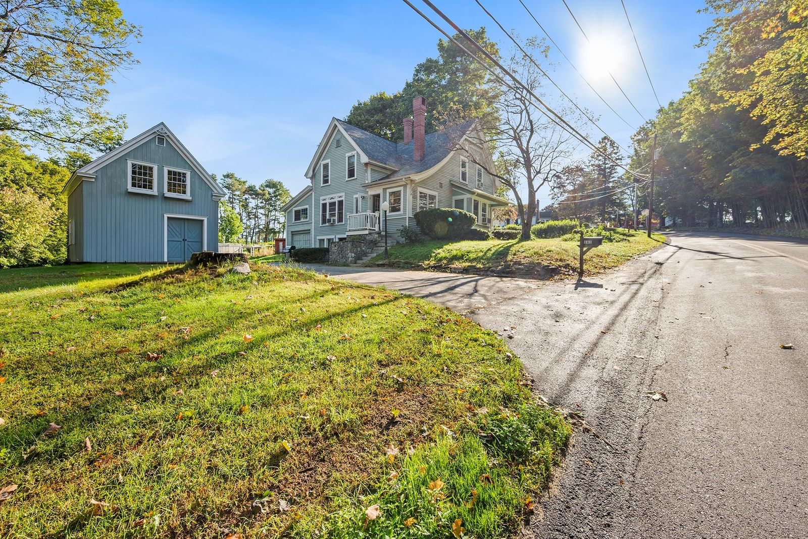 161 Pleasant St Lunenburg — Photo 3 of 39