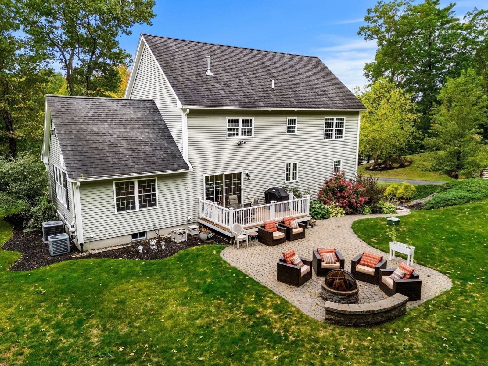 190 Berry St North Andover — Photo 3 of 39