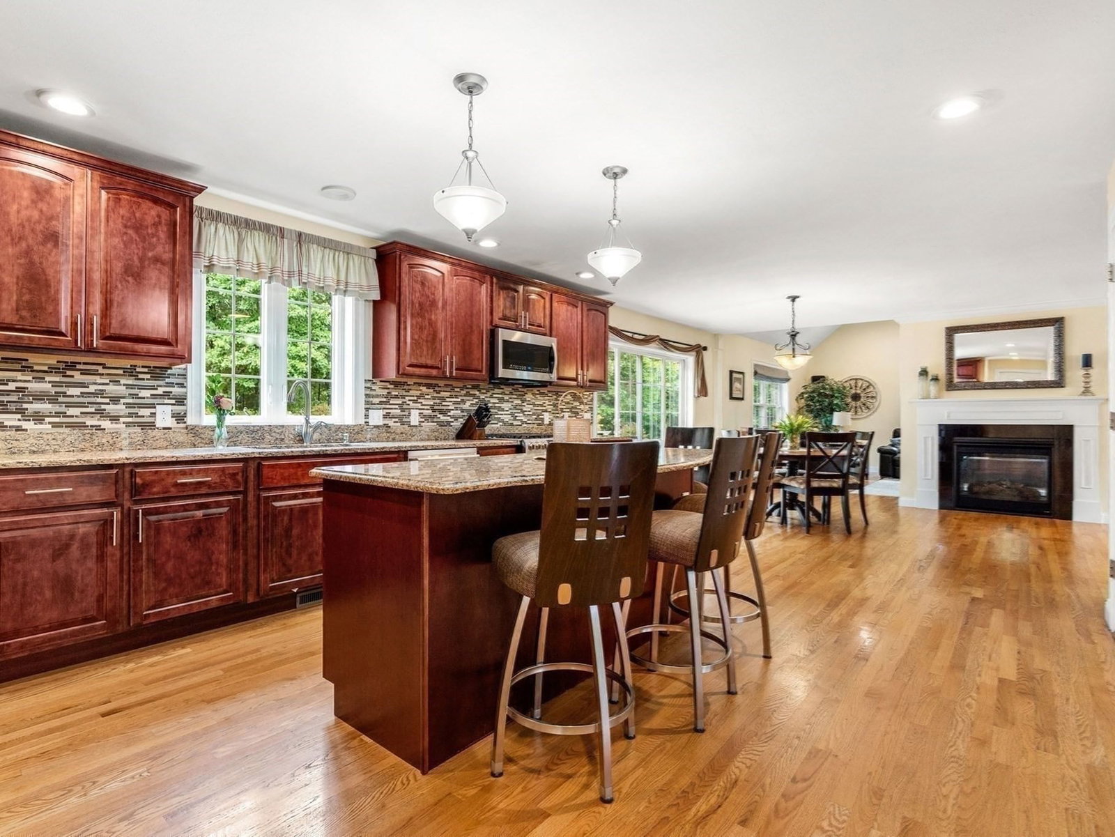 190 Berry St North Andover — Photo 5 of 39