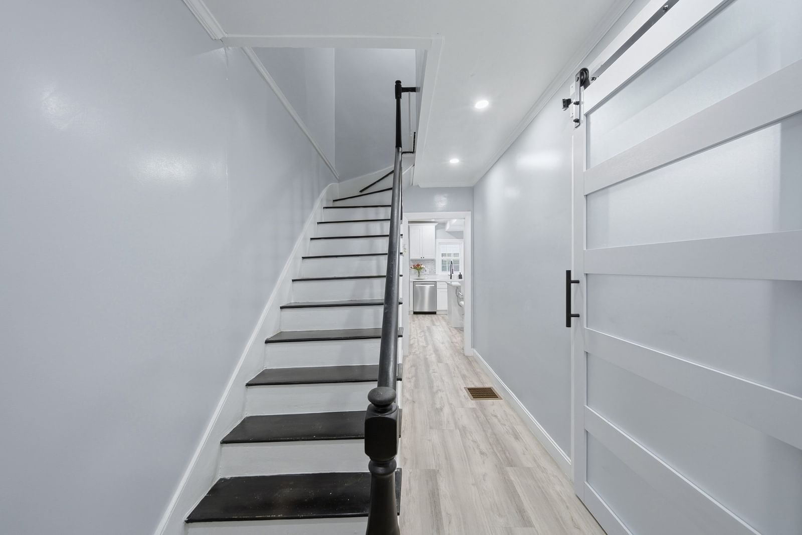 74 Leonard St Boston — Photo 16 of 31