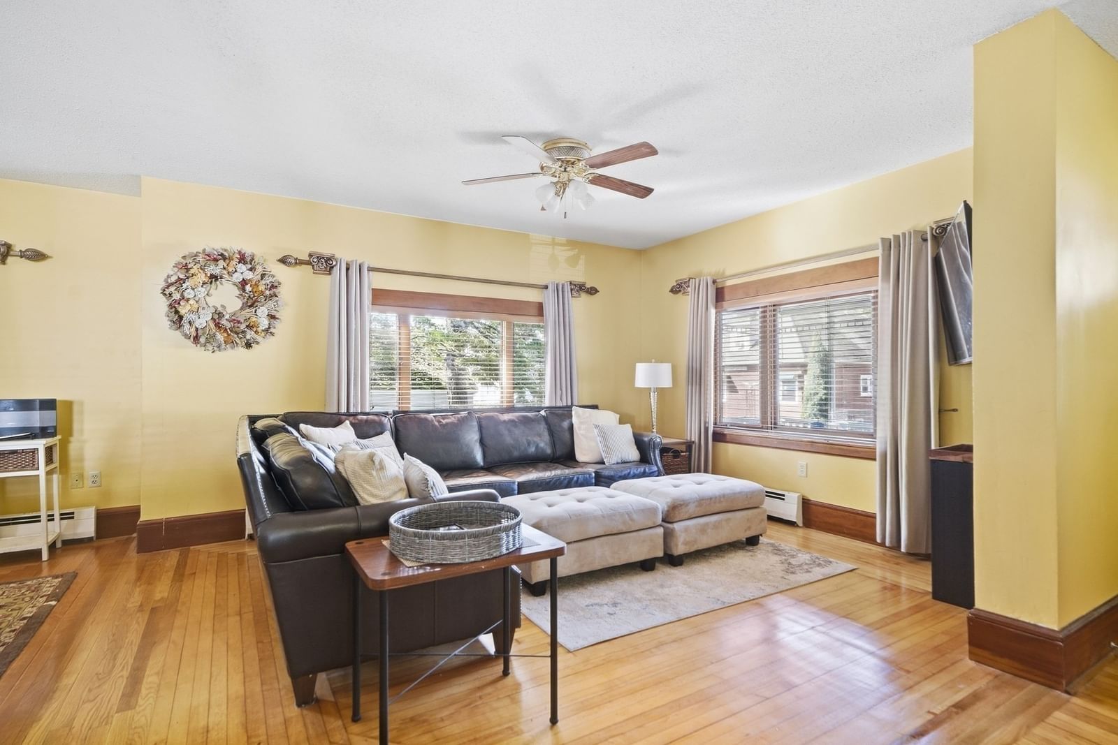 27 Arthur St Methuen — Photo 4 of 36