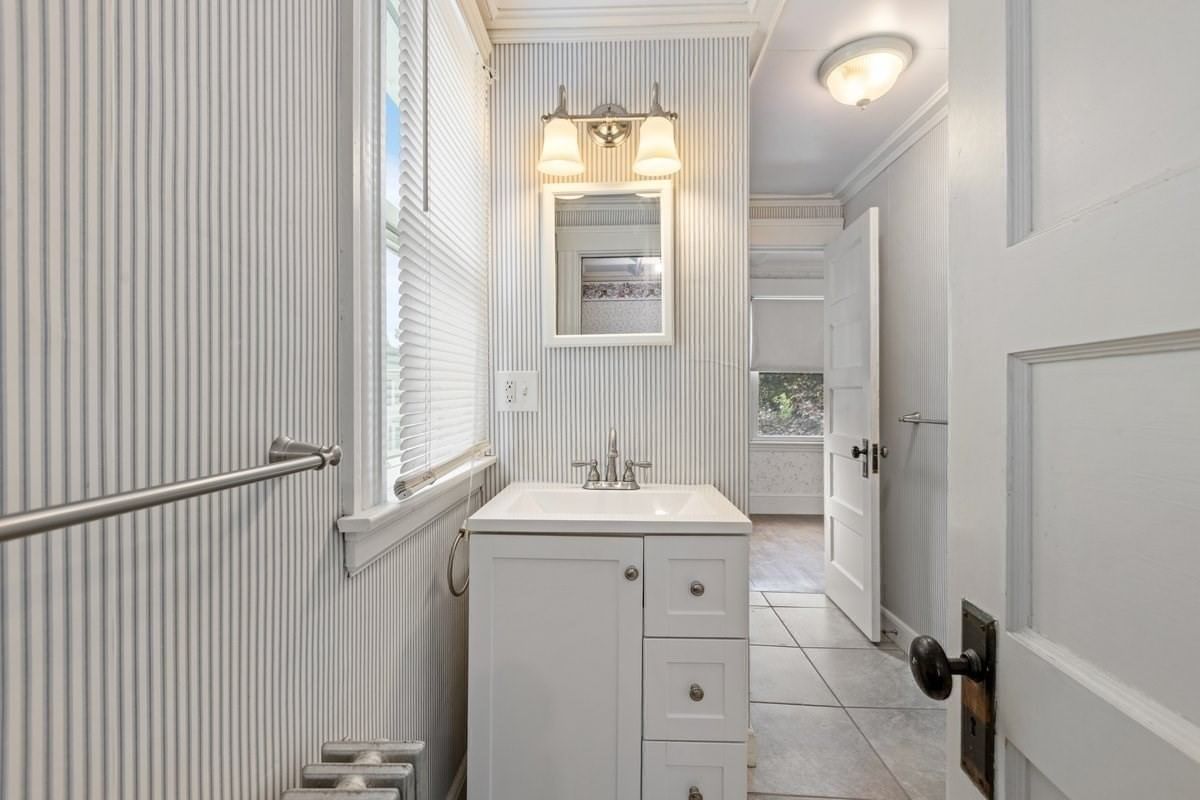 20 Lexington Ave Haverhill — Photo 24 of 31