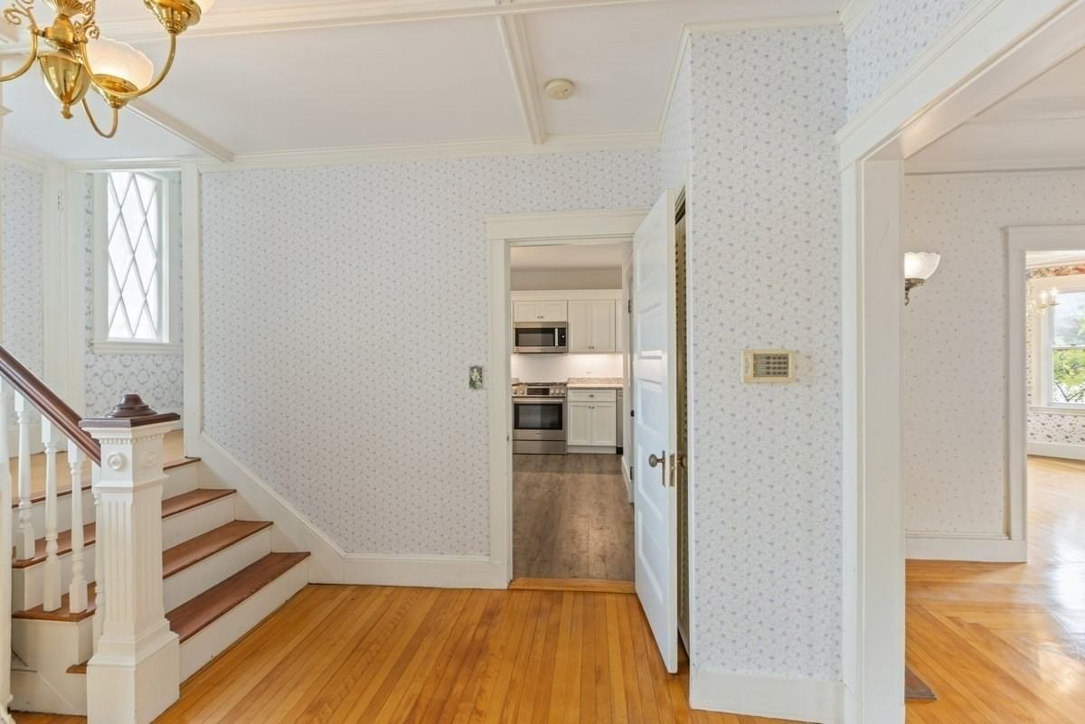 20 Lexington Ave Haverhill — Photo 4 of 31