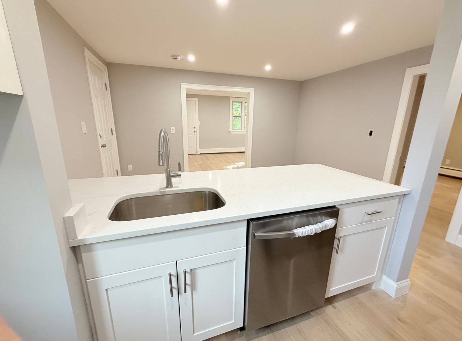 92 Dresser St Southbridge — Photo 8 of 24