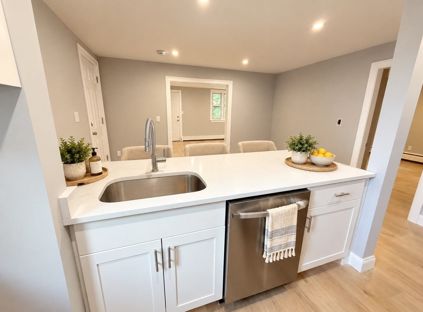 92 Dresser St Southbridge — Photo 9 of 24