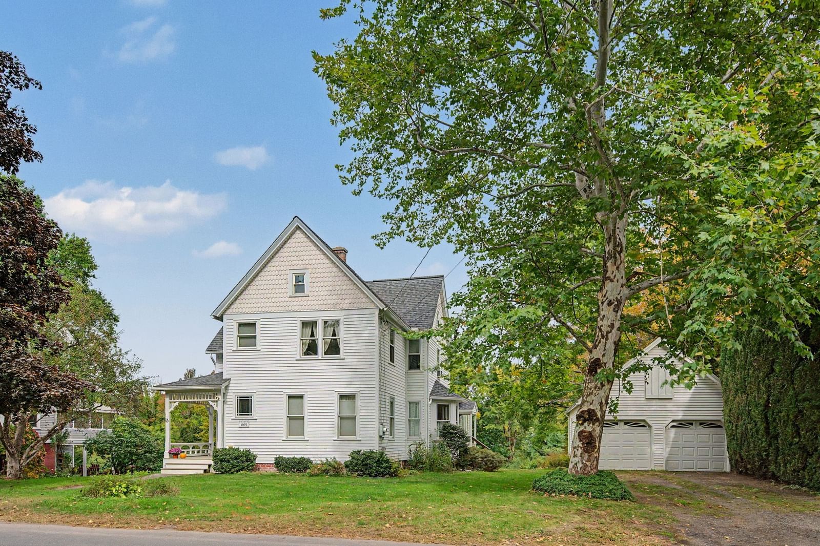 Property at 13 East St, Southampton, MA 01073