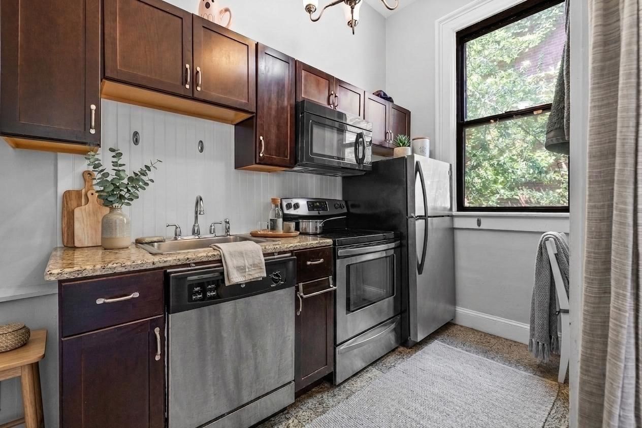364 Marlborough St. #1 Boston — Photo 5 of 7