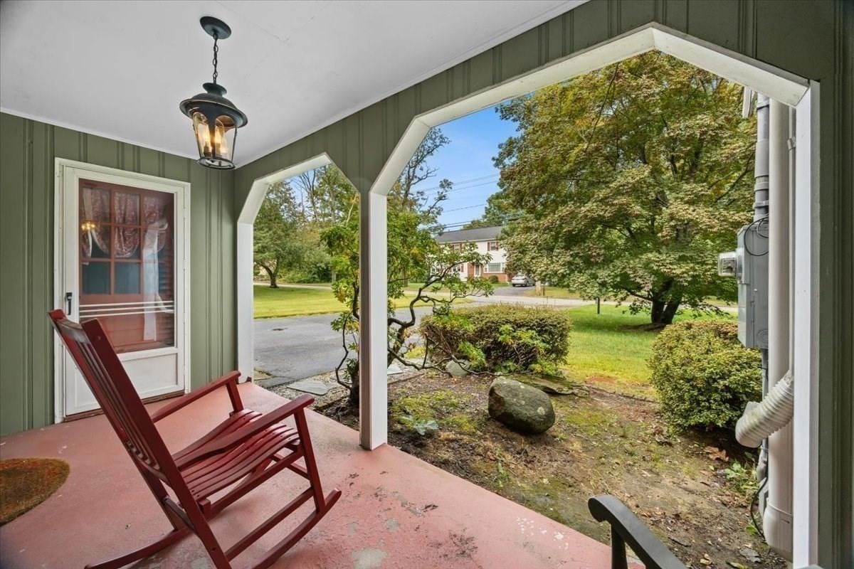 133 Judson St Raynham — Photo 3 of 42