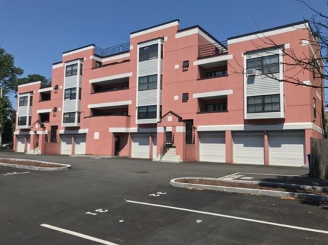 60-R Gibson St #B3 Boston — Photo 2 of 24