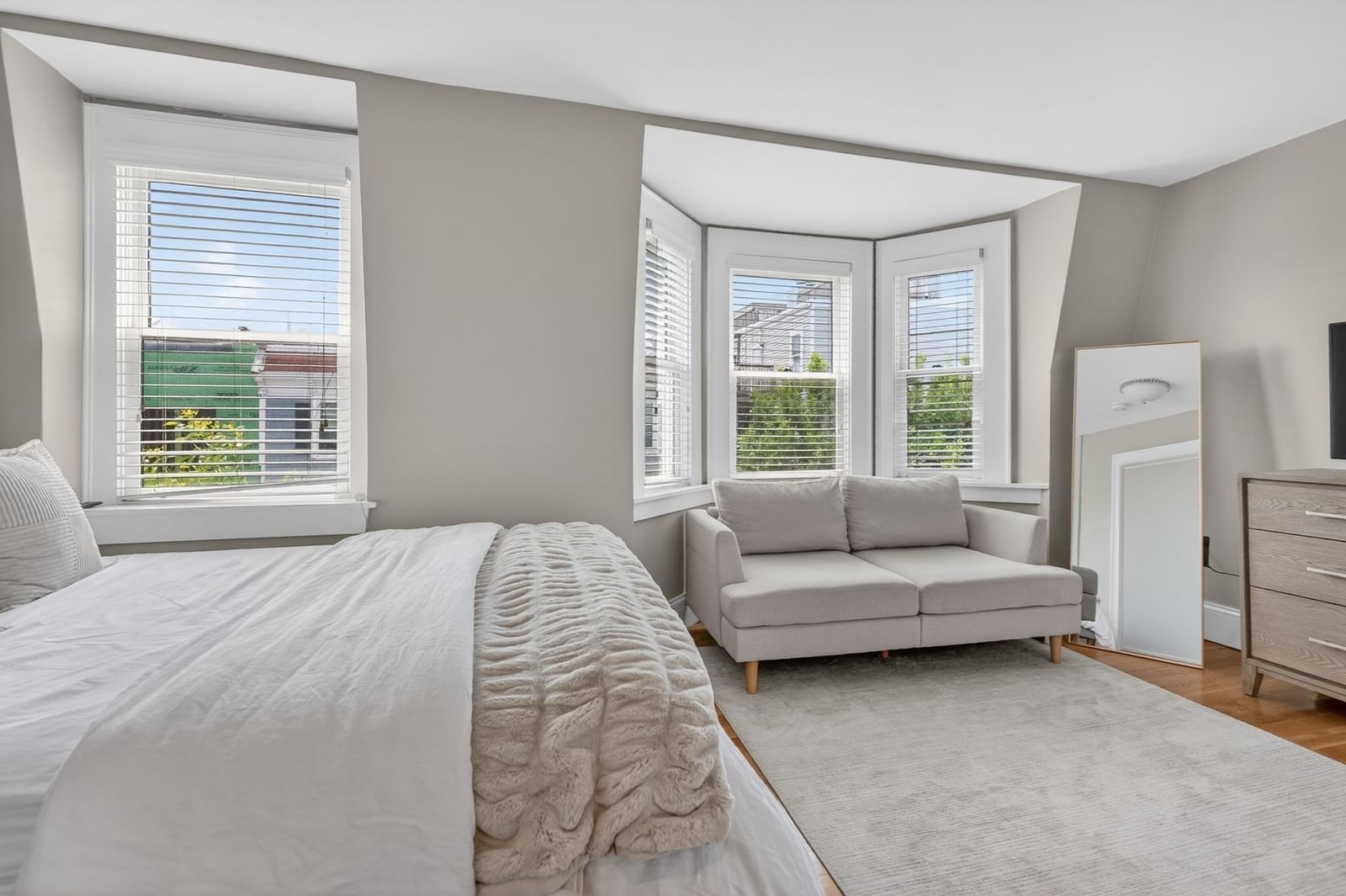466 E 3rd St #2 Boston — Photo 13 of 21