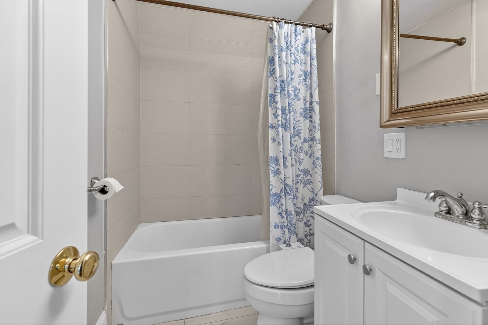 466 E 3rd St #2 Boston — Photo 19 of 21