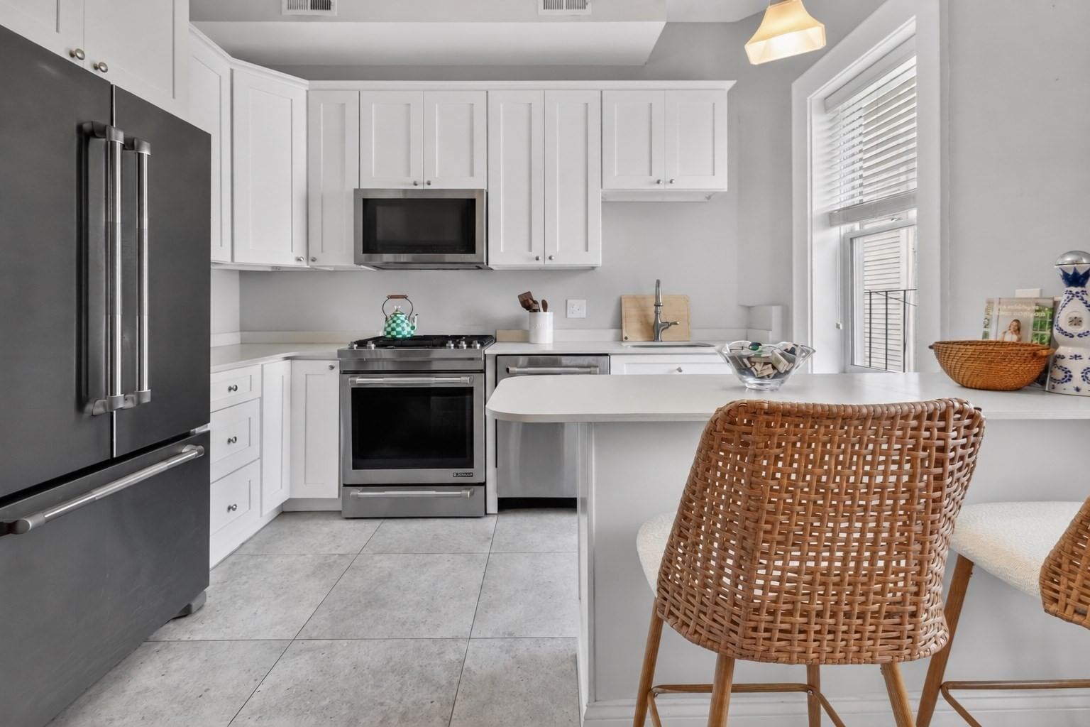 466 E 3rd St #2 Boston — Photo 7 of 21