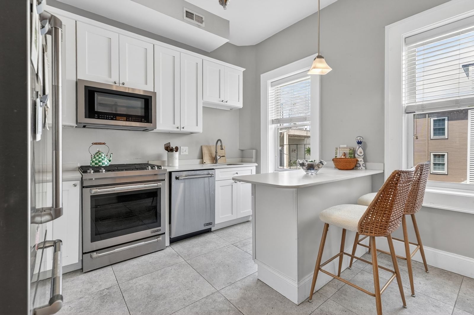 466 E 3rd St #2 Boston — Photo 8 of 21