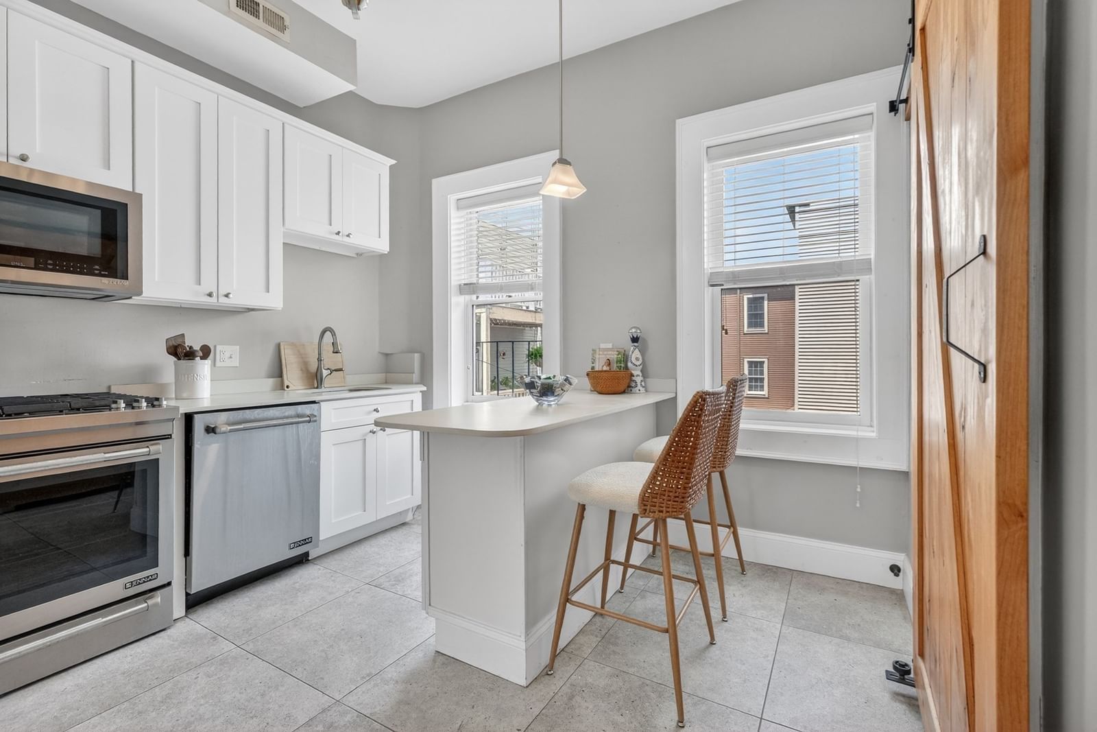 466 E 3rd St #2 Boston — Photo 9 of 21