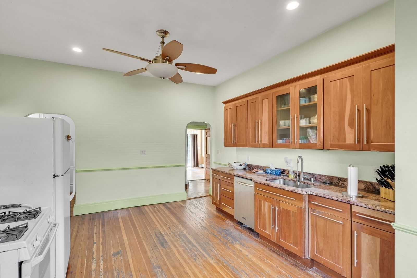 128 Summer St Watertown — Photo 11 of 23