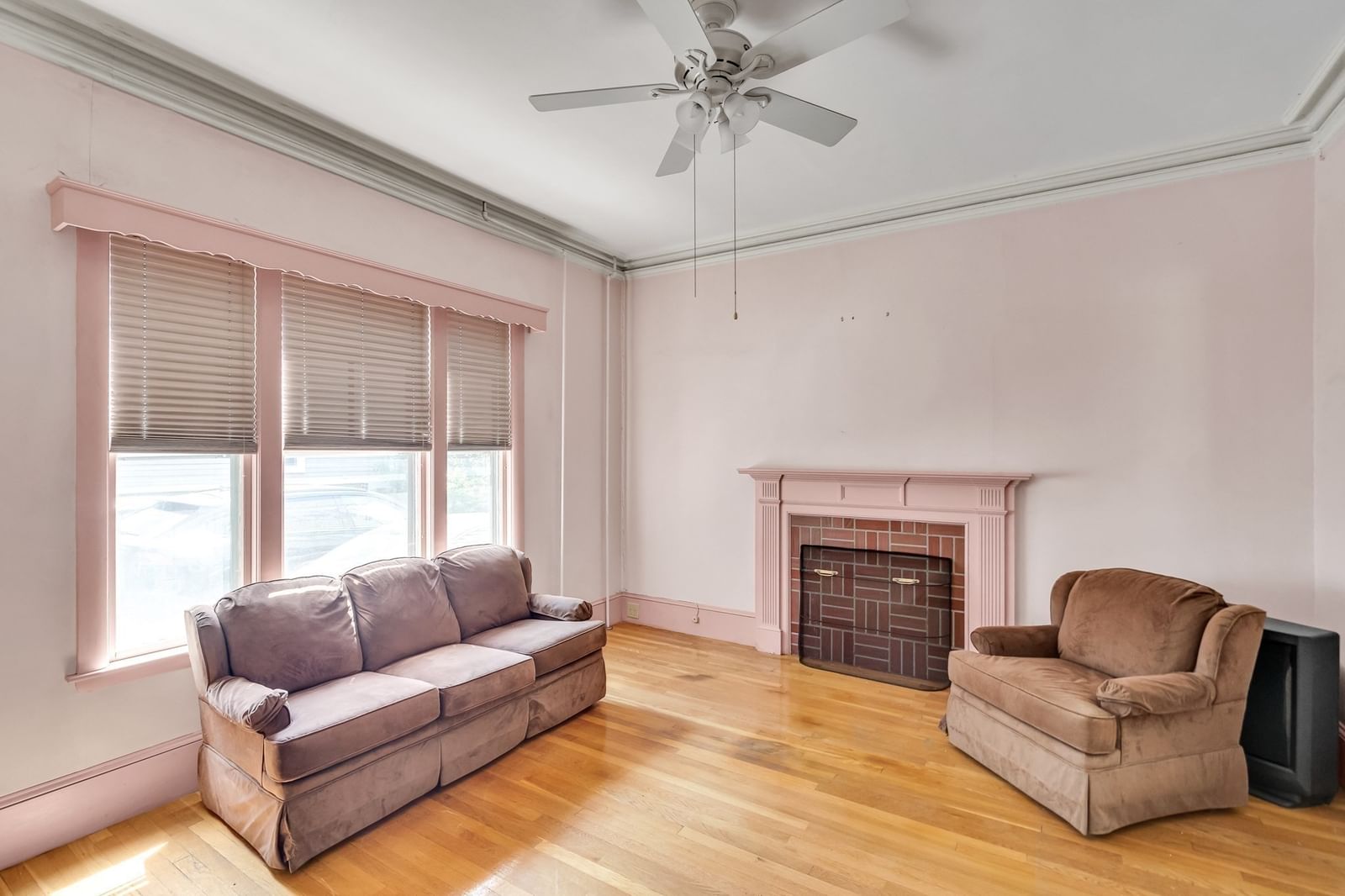 128 Summer St Watertown — Photo 9 of 23
