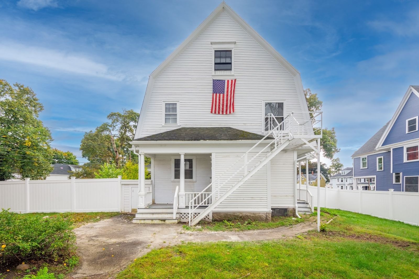 217 Lawrence St Haverhill — Photo 4 of 39