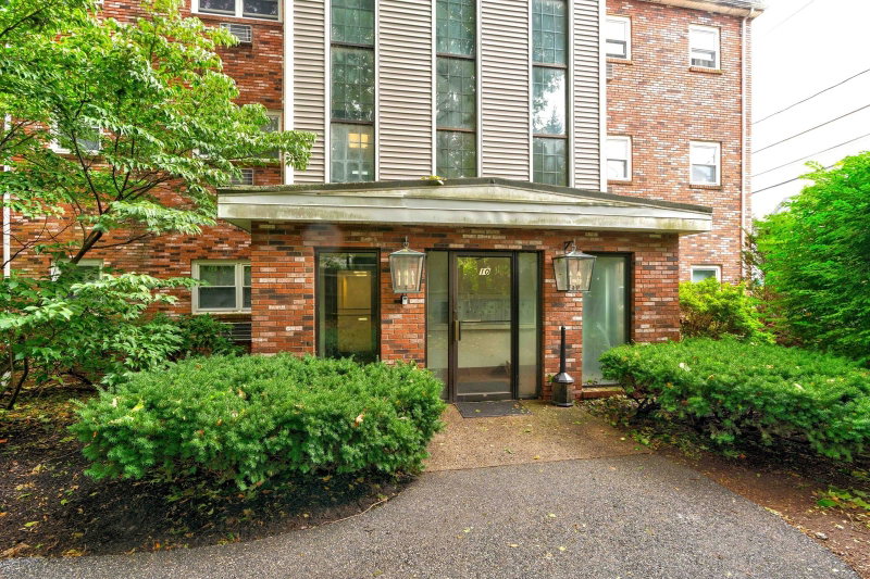 10 Beacon St Unit 103