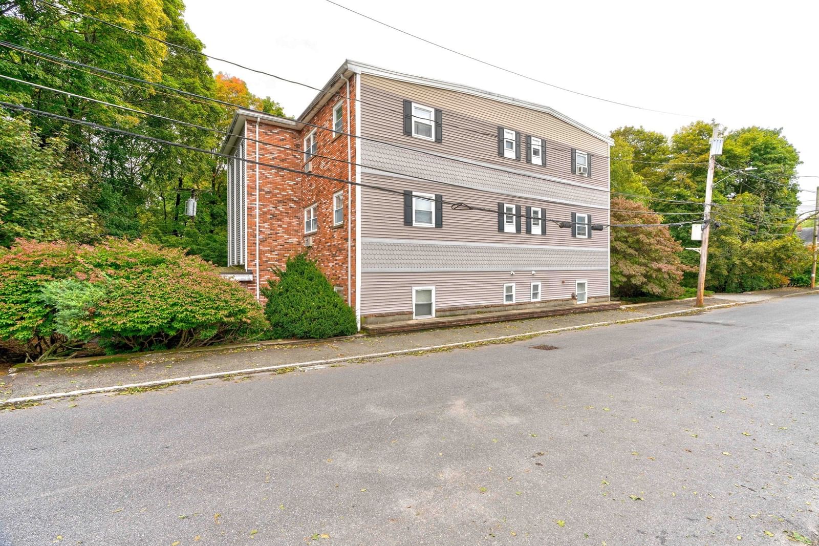 10 Beacon St #103 Woburn — Photo 2 of 27