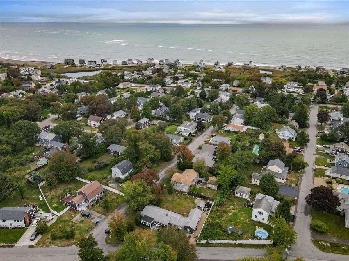 33 Edgar Rd Scituate — Photo 3 of 38