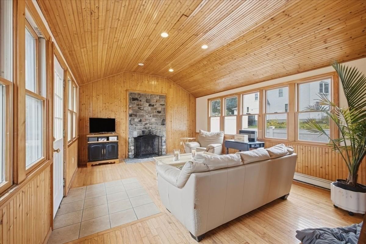 33 Edgar Rd Scituate — Photo 4 of 38