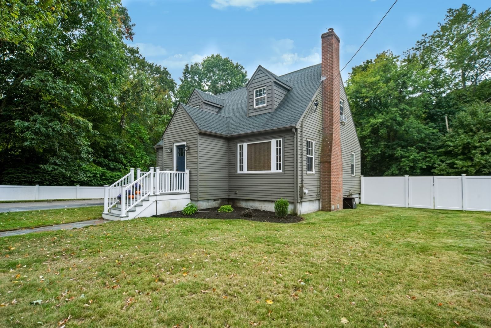 14 Nelson St Hopedale — Photo 3 of 39