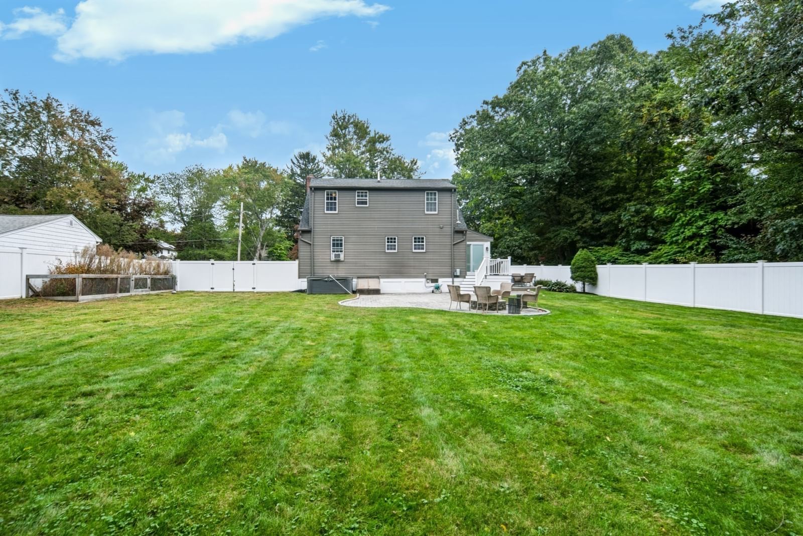 14 Nelson St Hopedale — Photo 5 of 39