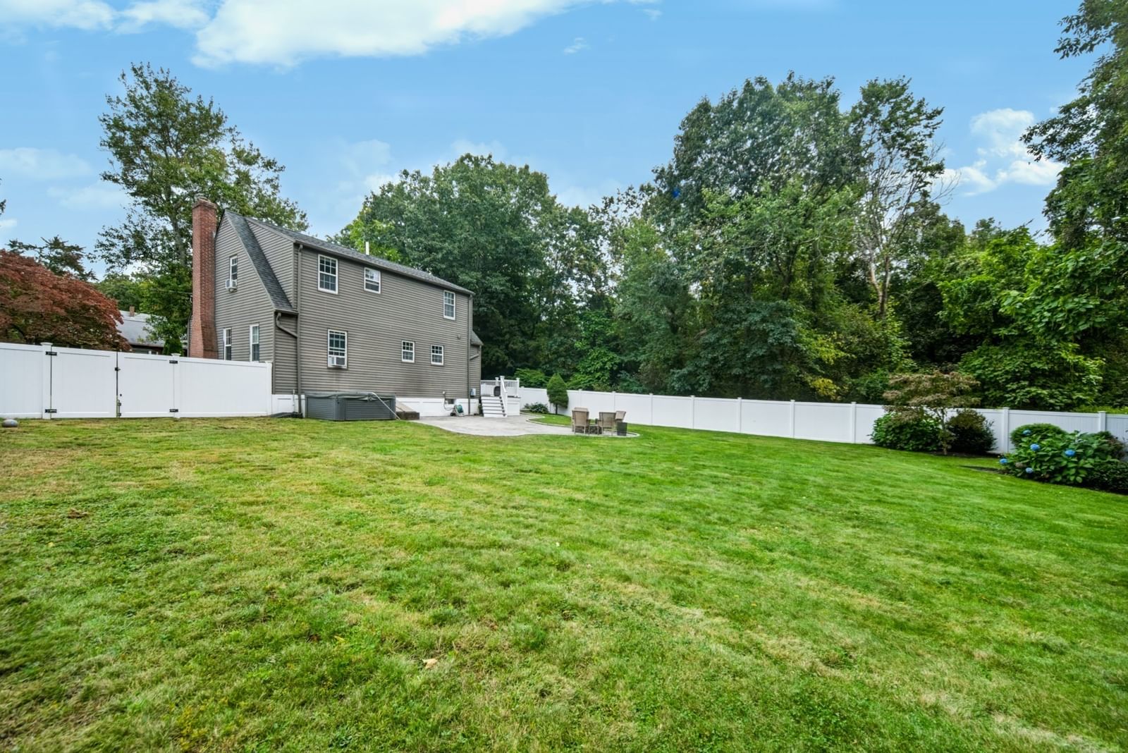 14 Nelson St Hopedale — Photo 6 of 39