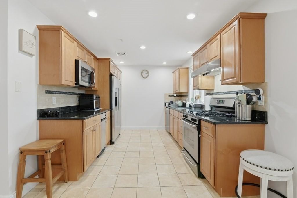 145 Suomi Rd #A2 Quincy — Photo 5 of 39