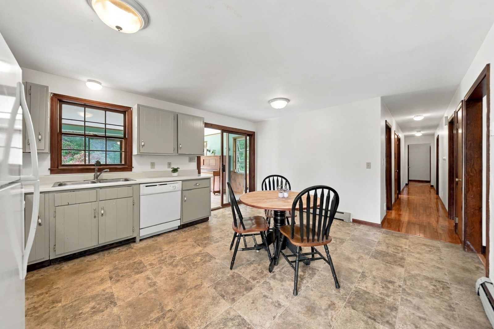 29 Dale Ave Leominster — Photo 10 of 42